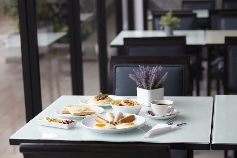 Anya Nana At Sukhumvit Bangkok Hotel Ngoại thất bức ảnh